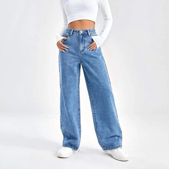 SHEIN EZwear Slant Pocket High‎ Waist Boyfriend Jeans - Picture 1 of 6